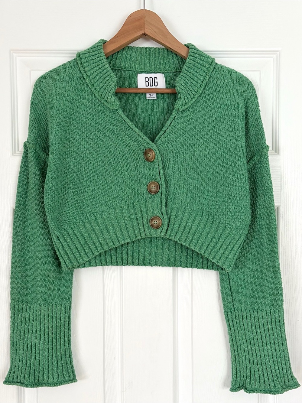 BDG Urban Outfitters Cropped Cardi Size S
